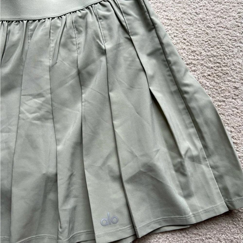 Alo Yoga Women Varsity Tennis Skirt Limestone Pleated Elastic Waistband A Line M